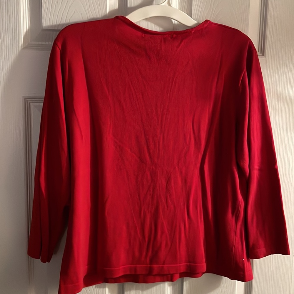 Red sweater - Picture 5 of 5